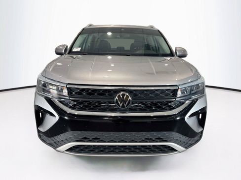 Used 2023 Volkswagen Taos SE w/ Black Wheel Package FWD image 8