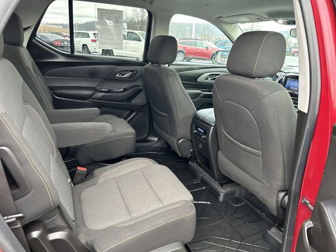 Used 2021 Chevrolet Traverse LT w/ LPO, Blackout Package image 18