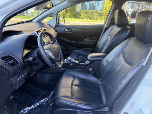 Used 2016 Nissan Leaf SL w/ Premium Package image 11