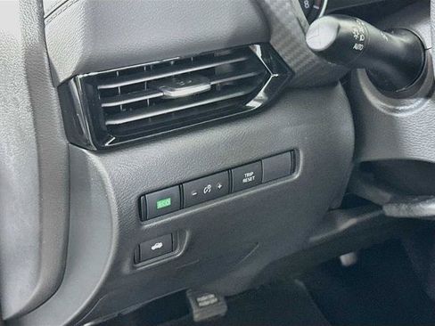 Certified 2025 Nissan Sentra SV FWD image 8