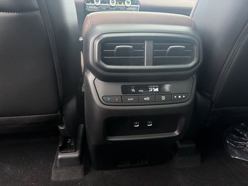 Used 2026 Honda Pilot Touring image 39