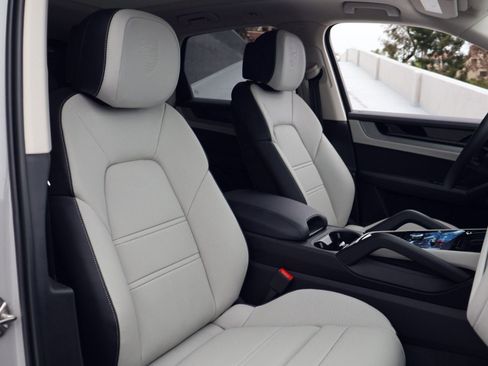 New 2026 Porsche Cayenne S AWD/4WD image 24
