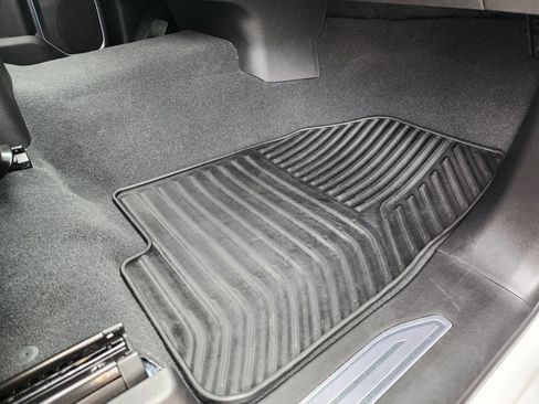 Used 2025 GMC Sierra 1500 Elevation image 43