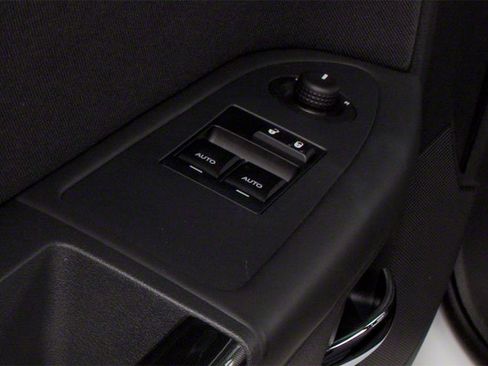 Used 2013 Dodge Challenger SXT RWD image 21