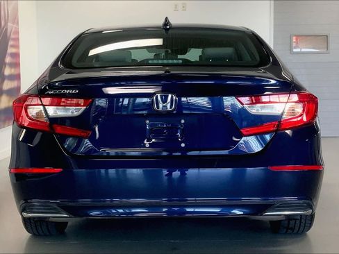 Used 2018 Honda Accord EX image 5