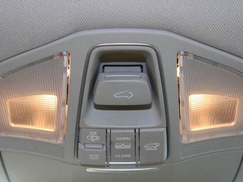 Used 2018 Hyundai Santa Fe Sport w/ 2.4L Tech Package 04 image 12