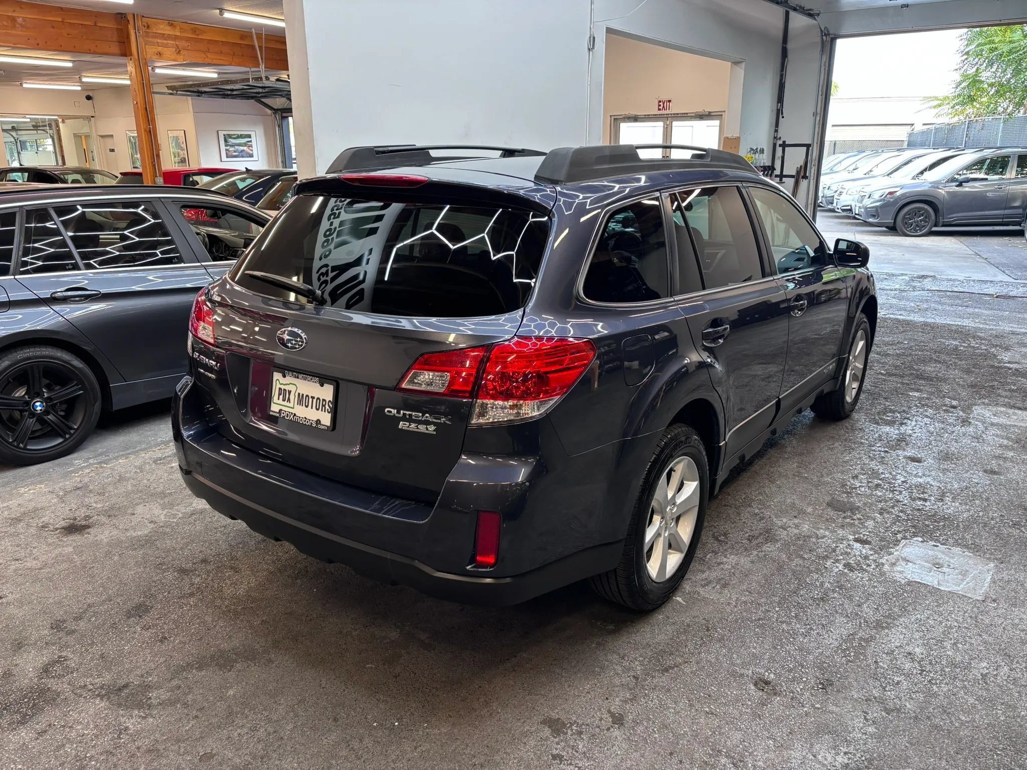 Used 2013 Subaru Outback 2.5i Premium w/ All-Weather Pkg AWD/4WD image 5