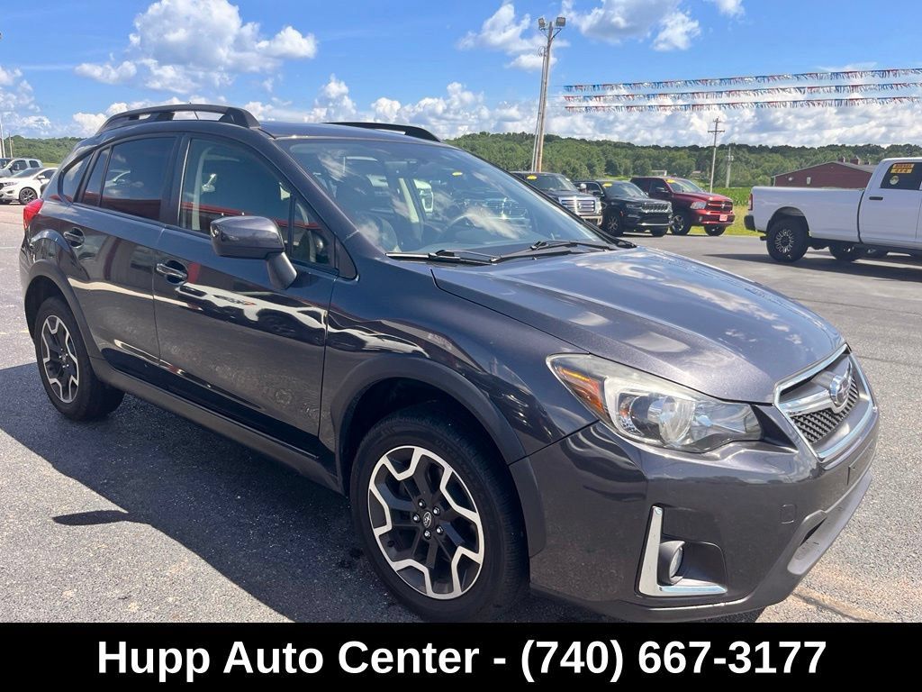 Used 2017 Subaru Crosstrek 2.0i Premium w/ Moonroof Package AWD/4WD image 3