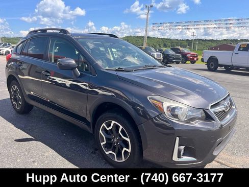 Used 2017 Subaru Crosstrek 2.0i Premium w/ Moonroof Package AWD/4WD image 3