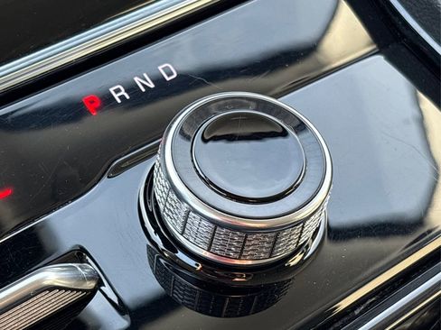 Used 2023 Jeep Grand Cherokee Limited w/ Luxury Tech Group II image 40