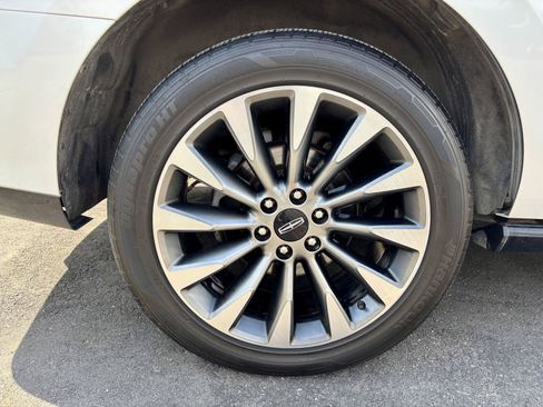Used 2018 Lincoln Navigator Select AWD/4WD image 42