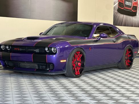Used 2016 Dodge Challenger SRT Hellcat RWD image 8