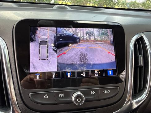 Used 2023 Chevrolet Equinox LT FWD image 35