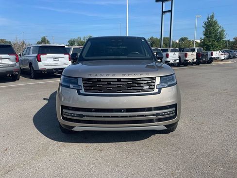 Used 2025 Land Rover Range Rover SE AWD/4WD image 2