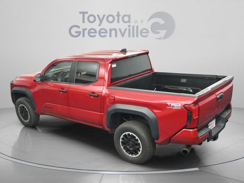 Certified 2024 Toyota Tacoma TRD Off-Road image 9