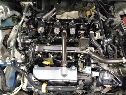 Used 2020 Nissan Versa SR FWD image 30