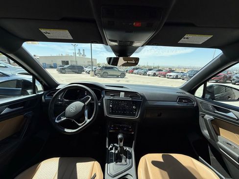 Used 2023 Volkswagen Tiguan SE FWD image 16