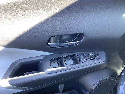 Used 2023 Nissan Kicks SR w/ SR Premium Package image 10