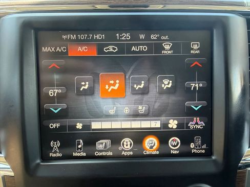 Used 2015 RAM 2500 Laramie w/ Black Appearance Group AWD/4WD image 19