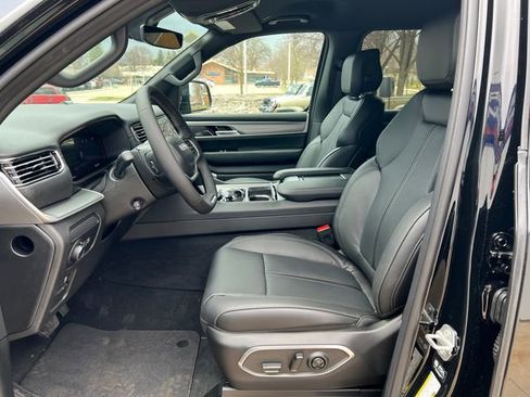 New 2026 Jeep Grand Wagoneer 4WD image 4