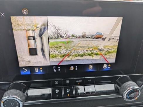 Used 2023 Chevrolet Colorado Trail Boss w/ Technology Package AWD/4WD image 16