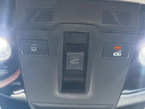 Used 2025 Kia Sorento SX FWD image 32