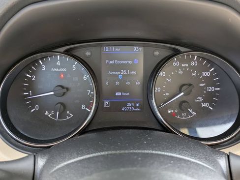 Used 2019 Nissan Rogue SV w/ Premium Package FWD image 27