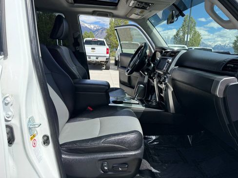Used 2015 Toyota 4Runner SR5 Premium AWD/4WD image 26