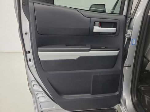 Used 2014 Toyota Tundra SR5 w/ SR5 Upgrade Package RWD image 13