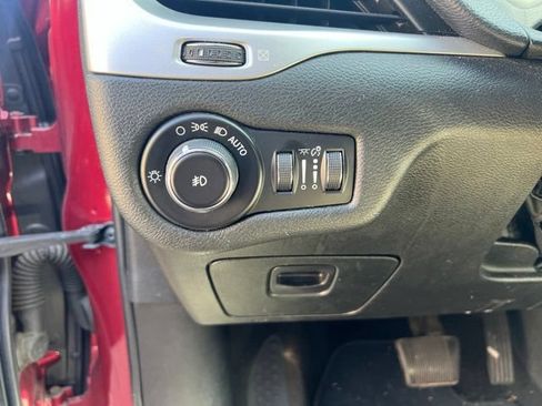 Used 2015 Jeep Cherokee Limited FWD image 19