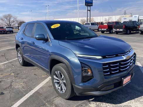Used 2025 Chevrolet Equinox LT image 8