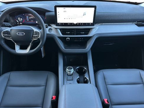 New 2026 Ford Explorer Active w/ Active Comfort Package RWD image 10