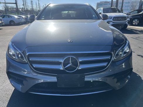 Certified 2018 Mercedes-Benz E 400 4MATIC Wagon image 2