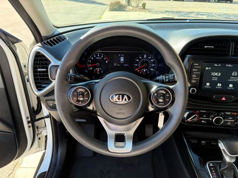 Used 2021 Kia Soul S image 15