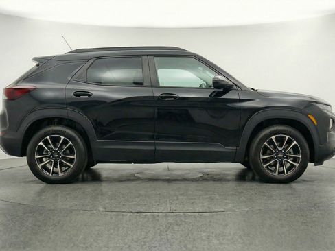 Used 2025 Chevrolet TrailBlazer LT FWD image 11