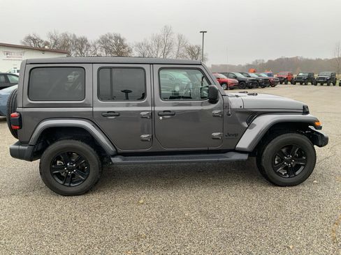 Used 2020 Jeep Wrangler Unlimited Sahara image 14
