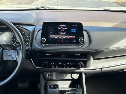 Used 2022 Nissan Rogue SV FWD image 29