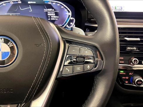 Used 2023 BMW 530e xDrive image 23