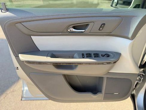 Used 2016 GMC Acadia SLT w/ Open Road Package FWD image 11