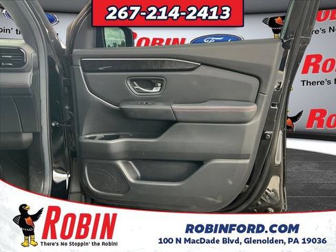 Used 2025 Honda Pilot Black Edition image 27