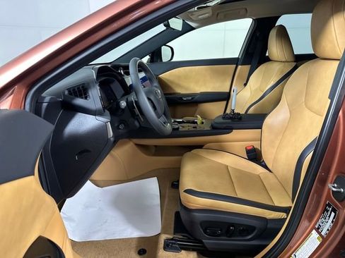 Used 2025 Lexus RZ 450e image 11