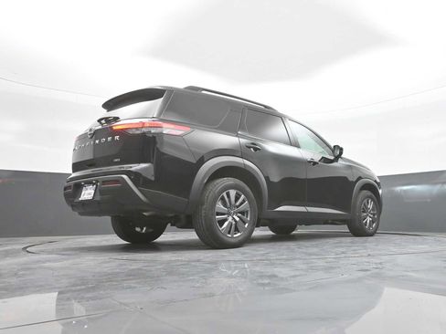 Used 2025 Nissan Pathfinder SV AWD/4WD image 41