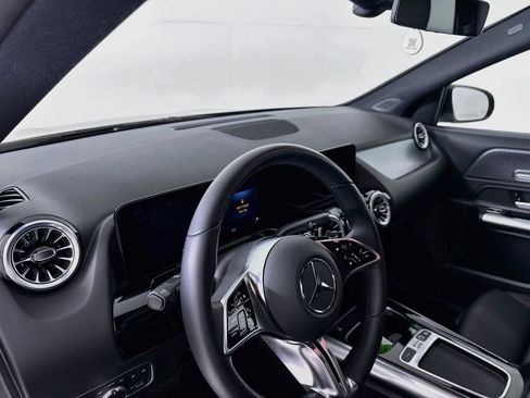 Certified 2025 Mercedes-Benz GLA 250 image 10