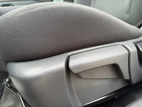Used 2023 Nissan Rogue S AWD/4WD image 14