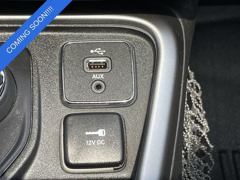 Used 2018 Jeep Compass Latitude w/ Cold Weather Group AWD/4WD image 24