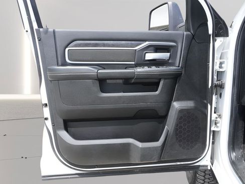 Used 2024 RAM 2500 Big Horn w/ Off Road Package AWD/4WD image 9