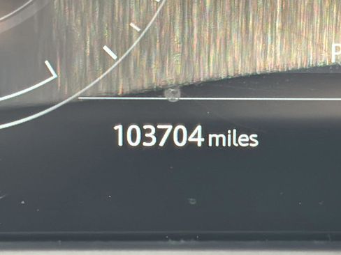 Used 2018 Land Rover Range Rover Velar S AWD/4WD image 25