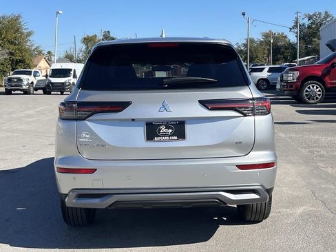 New 2026 Mitsubishi Outlander SE FWD image 4