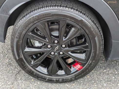 Used 2023 Chevrolet Bolt EUV Premier w/ Sun & Sound Package FWD image 30