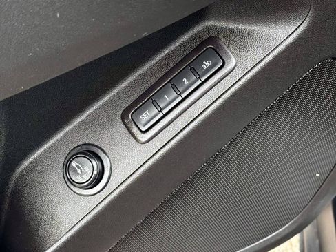 Used 2018 Chevrolet Equinox Premier AWD/4WD image 12